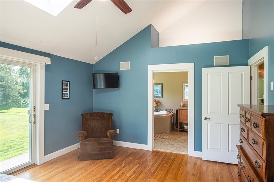 136 Main Street Photo 20