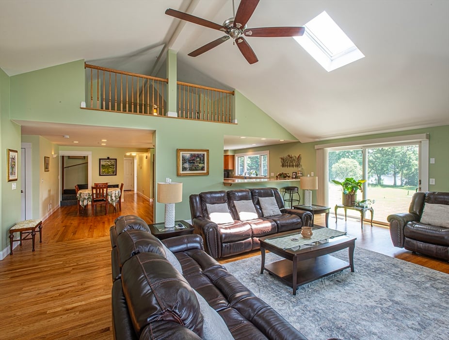 136 Main Street Photo 6