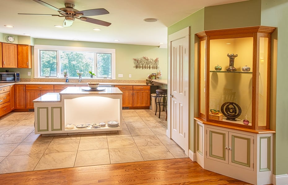 136 Main Street Photo 10