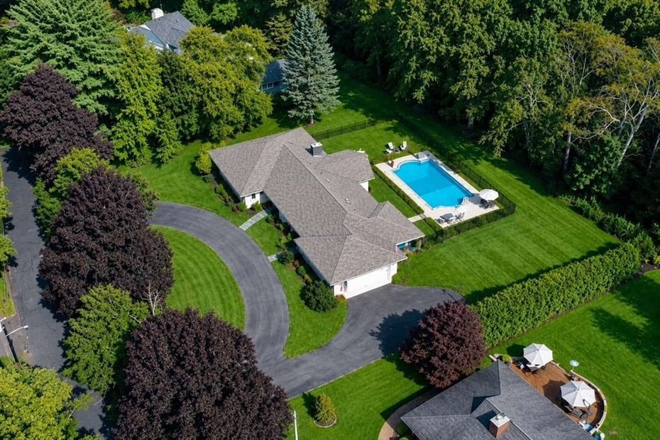 146 Wheel Meadow Drive Photo 4