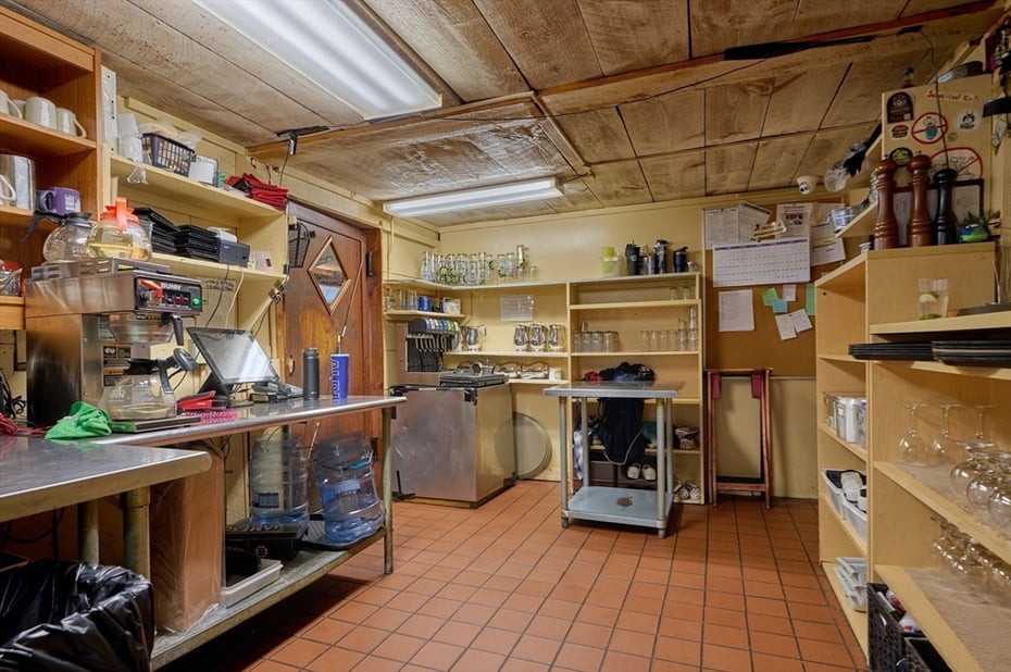 100 Mountain Rd Photo 16