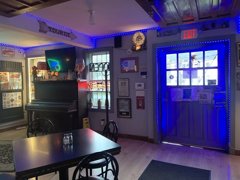 3235 Main Street Photo 16