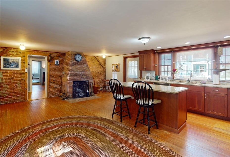 181 Main Street Photo 9