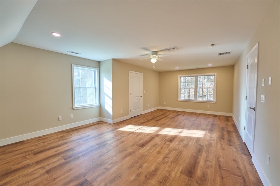 11 Farmhouse Road Photo 25