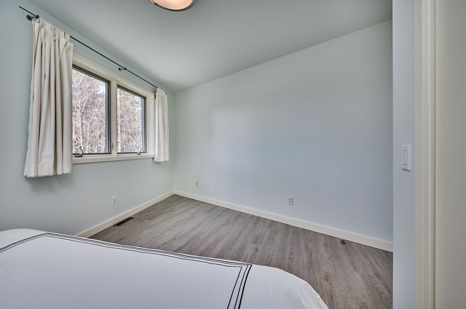 27 January Hills Rd Photo 22