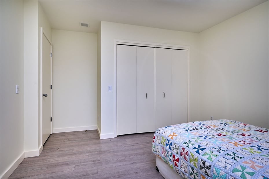 27 January Hills Rd Photo 24