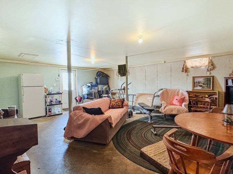 59 N. Hilliside Road Photo 25