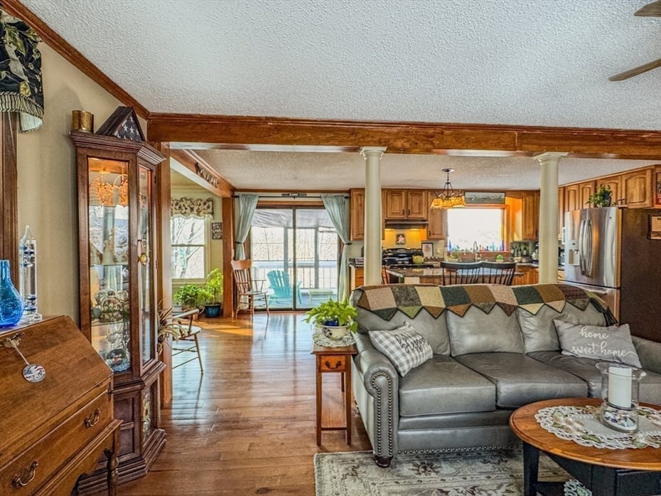 59 N. Hilliside Road Photo 17