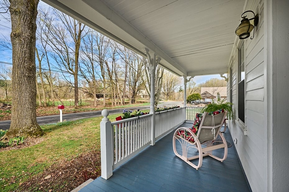 23 S Mill River Rd Photo 3
