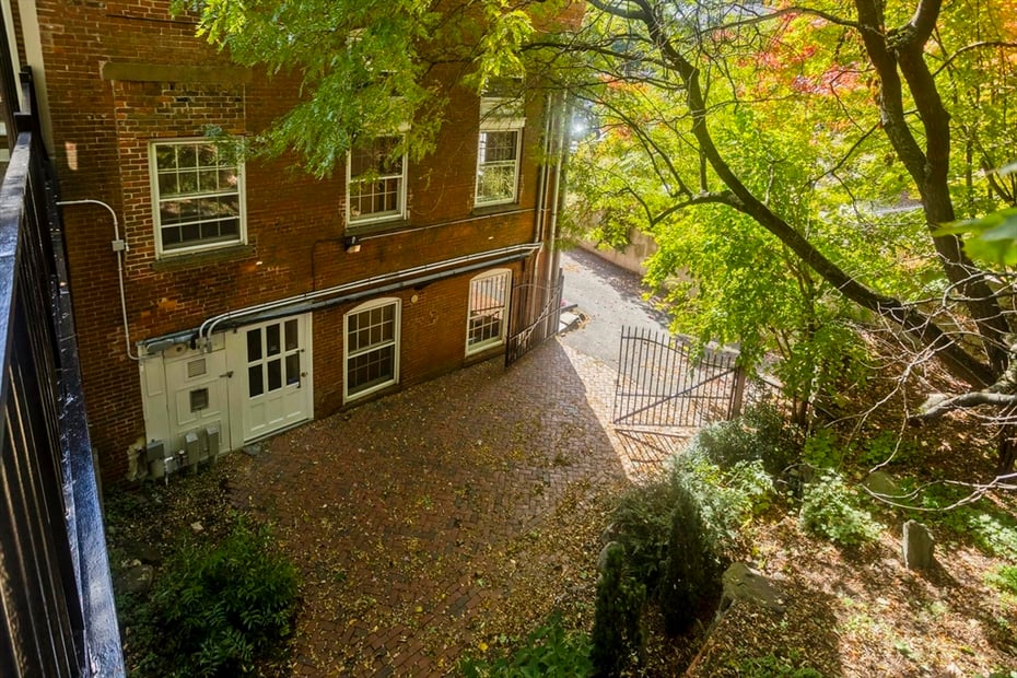 244 Main St Photo 25