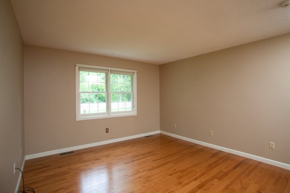15 Holly Circle Photo 18