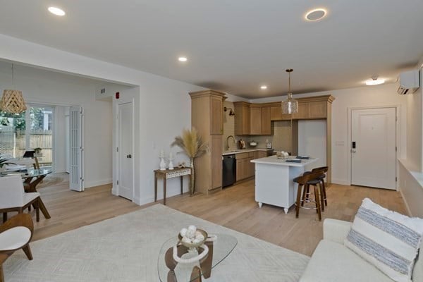 107 Williams Street Photo 11