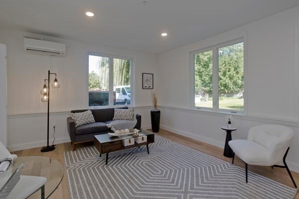 107 Williams Street Photo 7