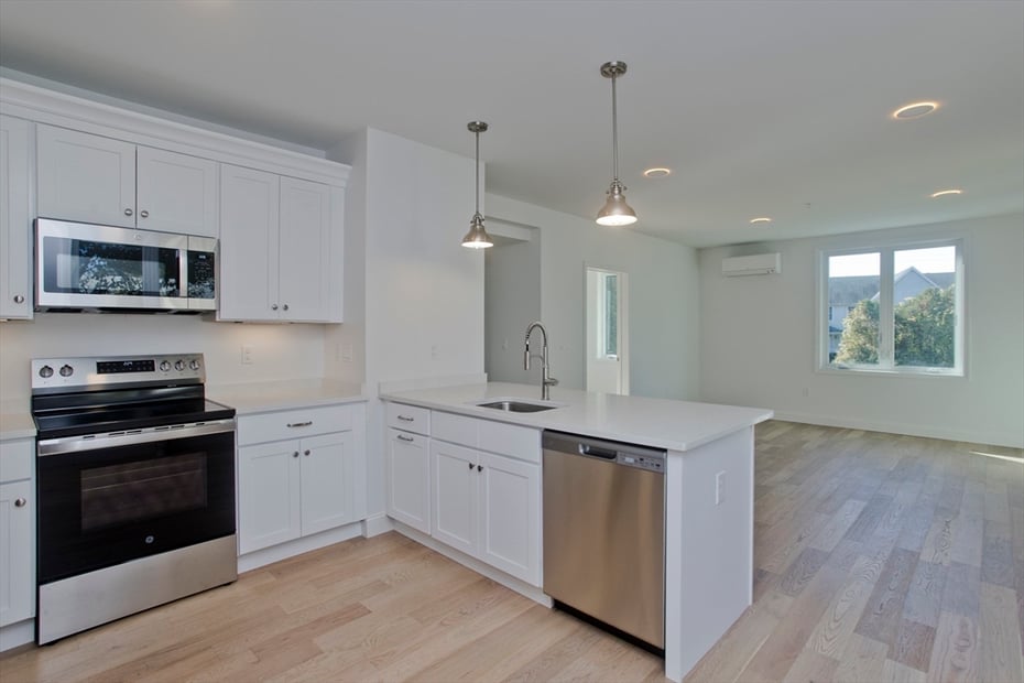 107 Williams Street Photo 12