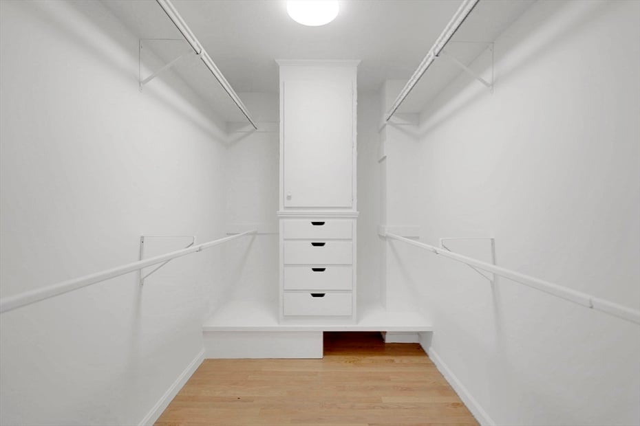 59 Lawrence Dr Photo 31