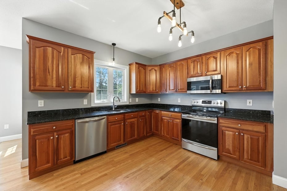 369 College Highway Photo 12