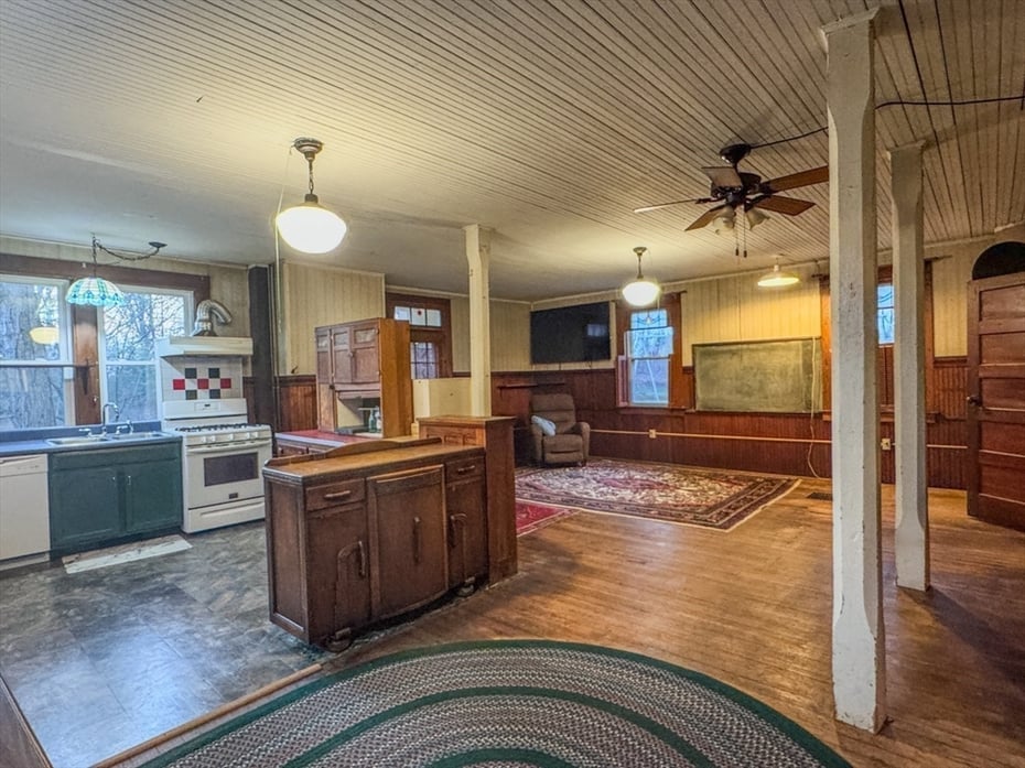 230 Millers Falls Road Photo 9