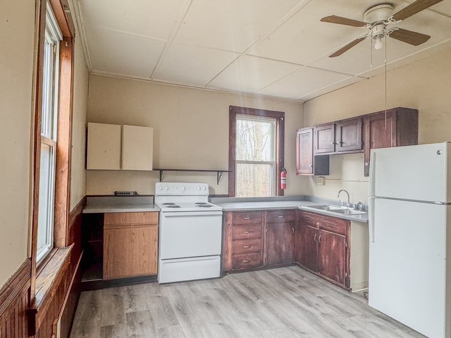 230 Millers Falls Road Photo 19