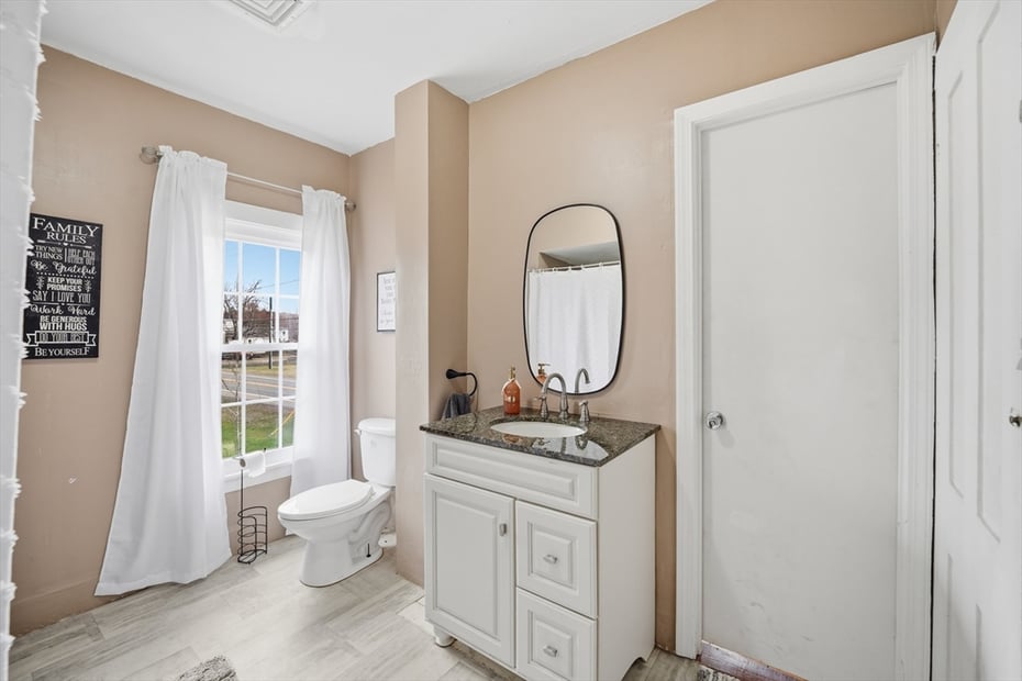 79 State Rd Photo 25