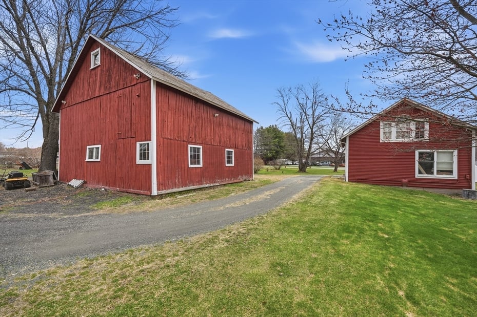 79 State Rd Photo 32