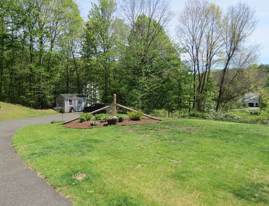 10 Hidden Pond Lane Photo 33