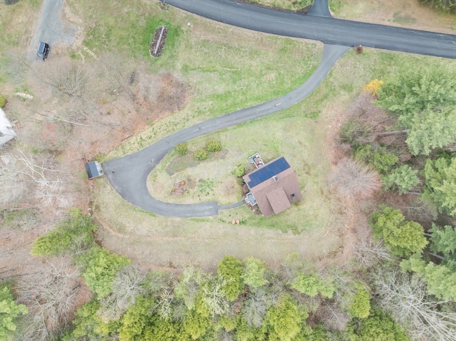 10 Hidden Pond Lane Photo 36