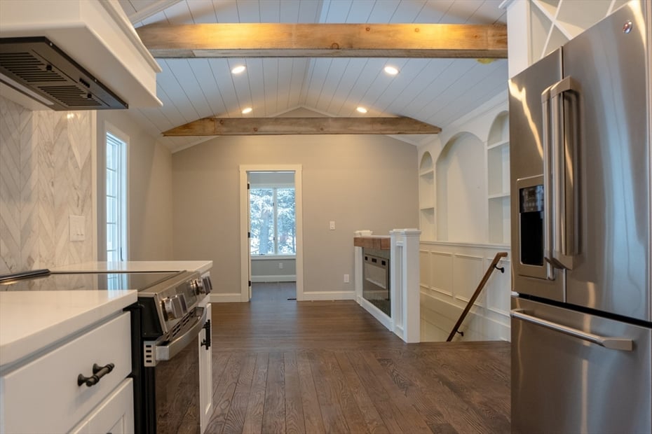 497 Springfield  #1 Photo 5