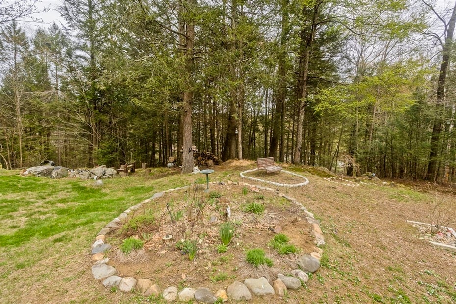 55 Cummington Rd Photo 12