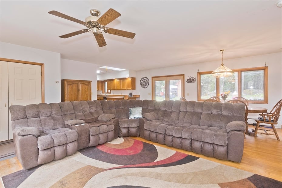 55 Cummington Rd Photo 18