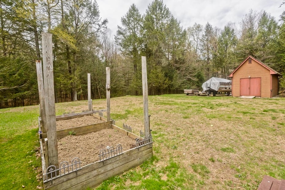 55 Cummington Rd Photo 10