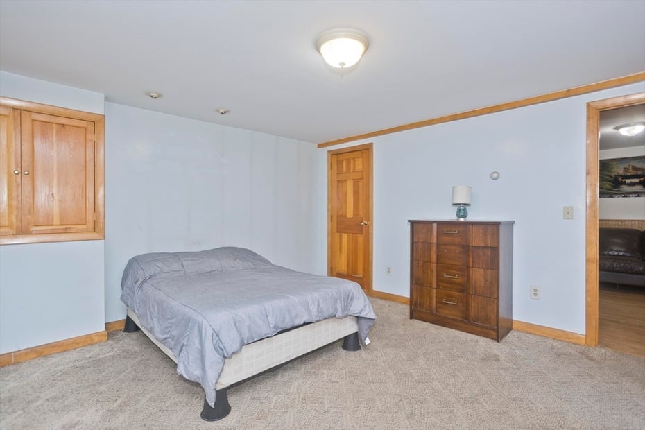 55 Cummington Rd Photo 32