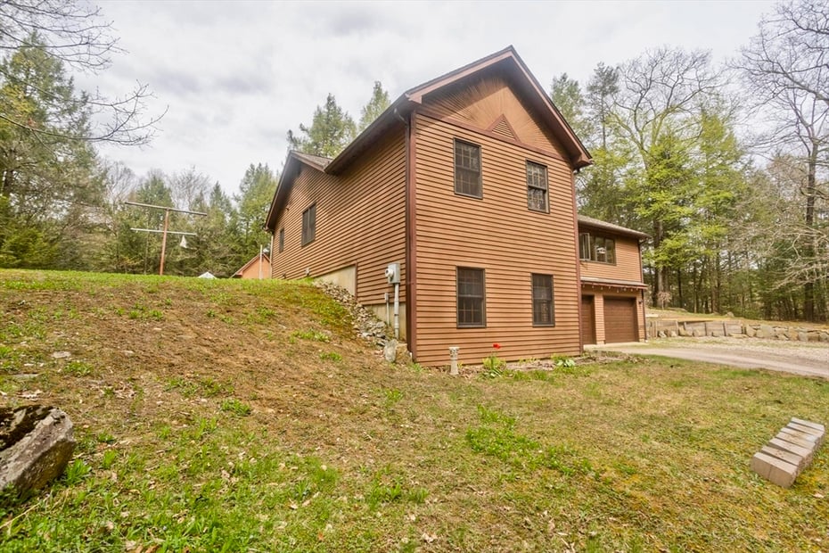 55 Cummington Rd Photo 4