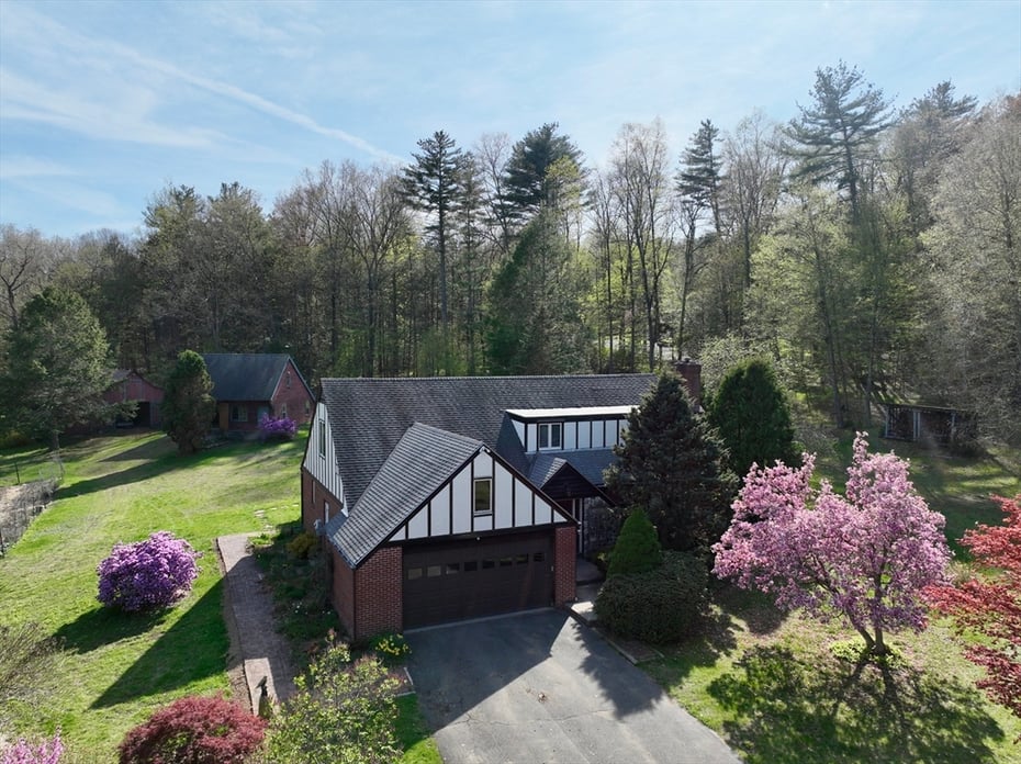 11 Juniper Drive Photo 4