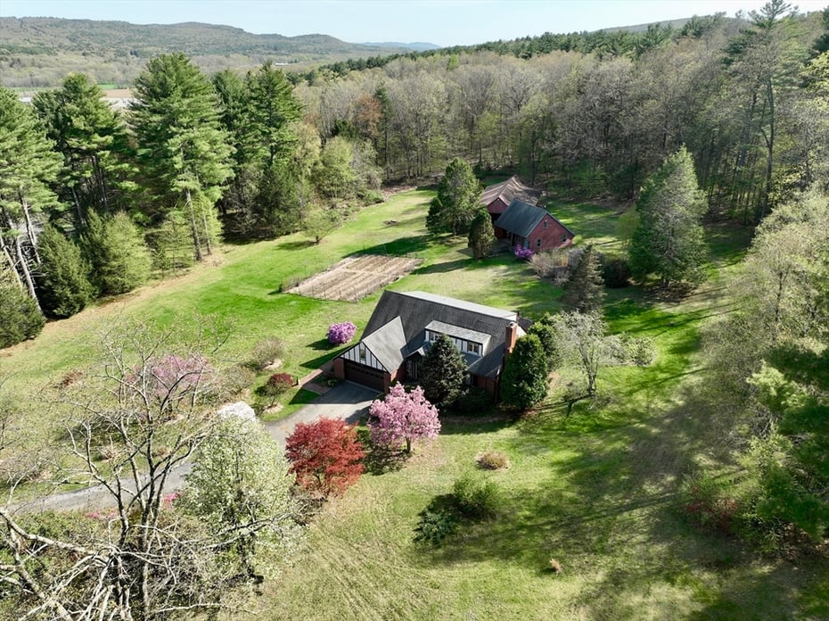 11 Juniper Drive Photo 2