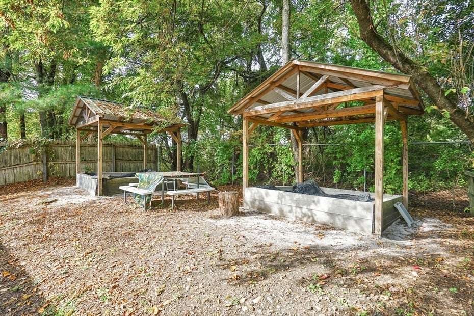 213 Greenfield Rd Photo 36