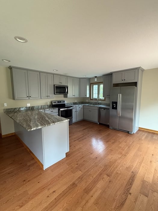 12 Ward Avenue Photo 5
