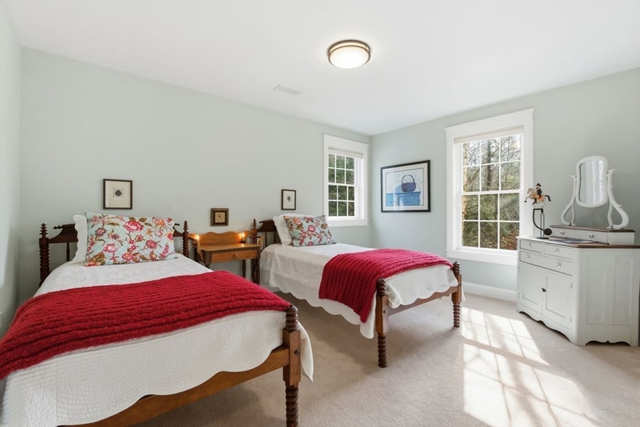 16 Hawthorn Rd Photo 23