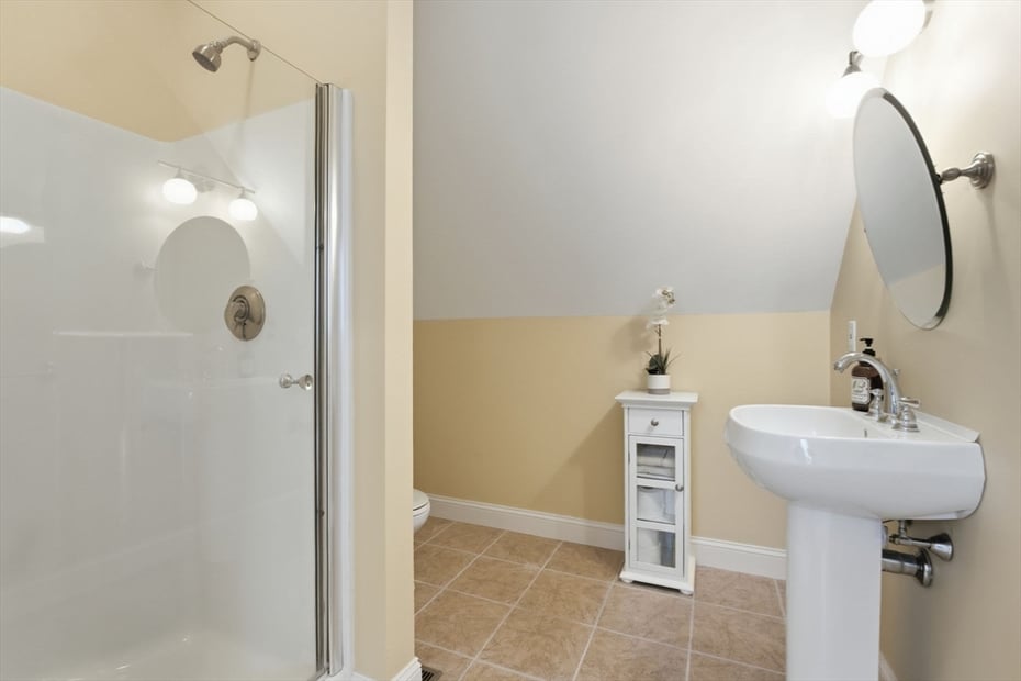 16 Hawthorn Rd Photo 36