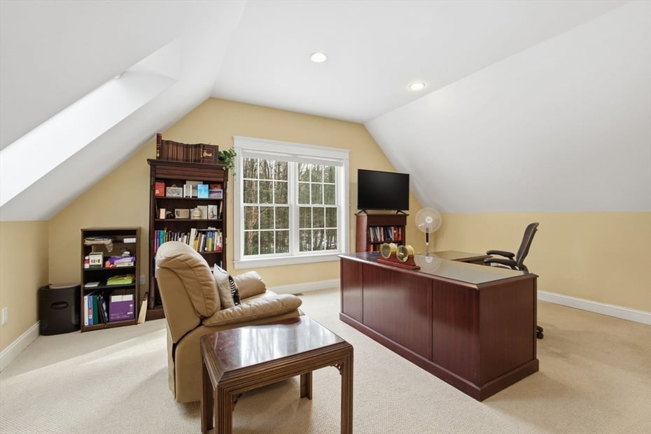 16 Hawthorn Rd Photo 35