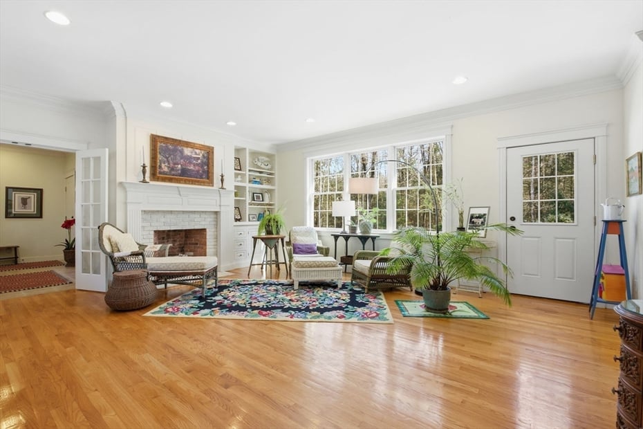 16 Hawthorn Rd Photo 8