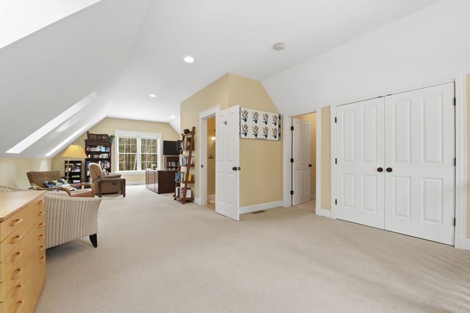 16 Hawthorn Rd Photo 37