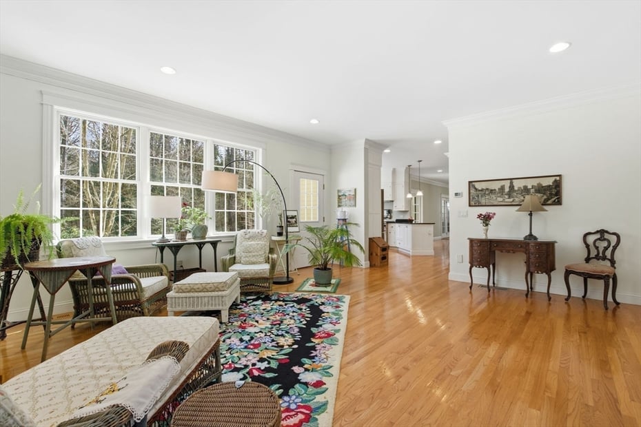 16 Hawthorn Rd Photo 9