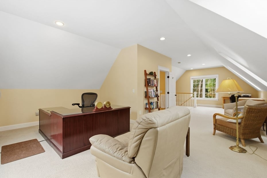 16 Hawthorn Rd Photo 34