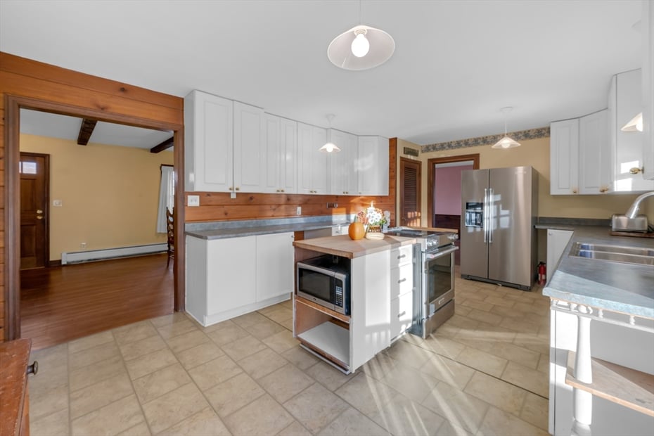 4 Pickett Ln Photo 3