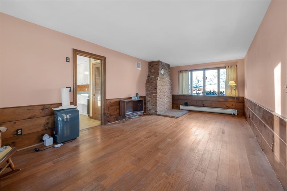 4 Pickett Ln Photo 7