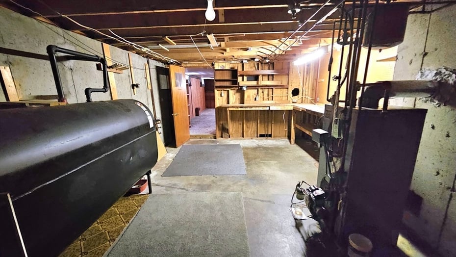 59 North Hatfield Rd Photo 17