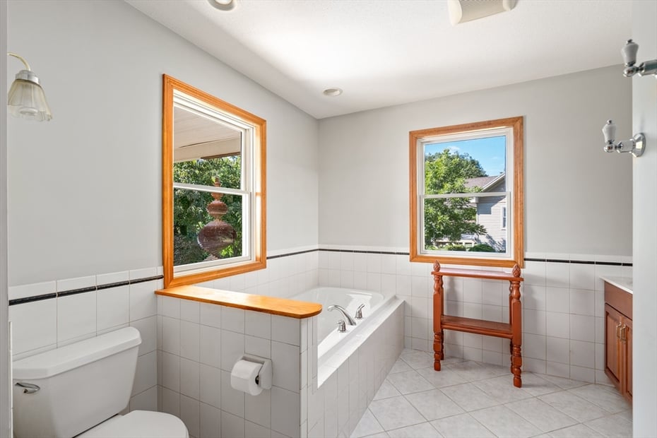 21 Old County Road Photo 27