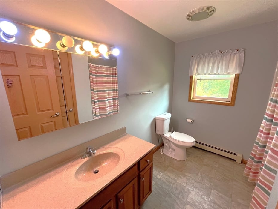 150 Carson Ave Photo 21