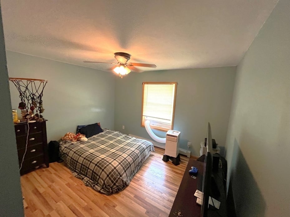 150 Carson Ave Photo 14
