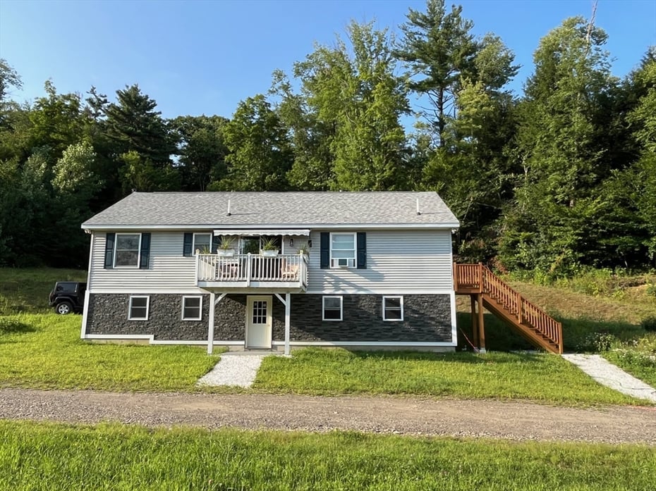 150 Carson Ave Photo 2